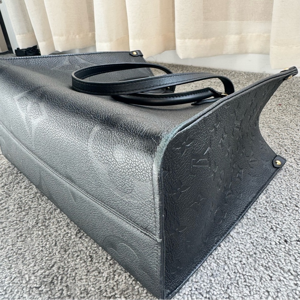 LOUIS VUITTON MONOGRAM EMPREINTE ONTHEGO MM BLACK TOTE BAG - Picture 7 of 11